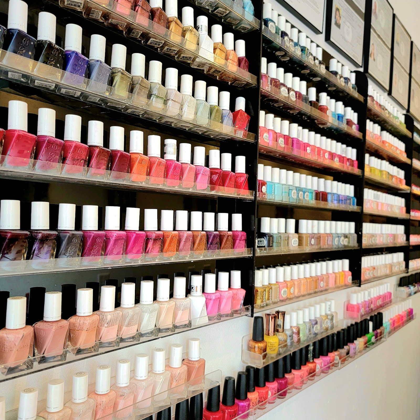 Blondis Nail & Spa nail photo 5