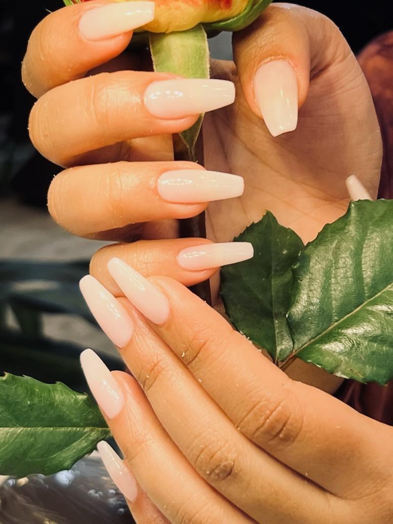 Blondis Nail & Spa nail photo 7